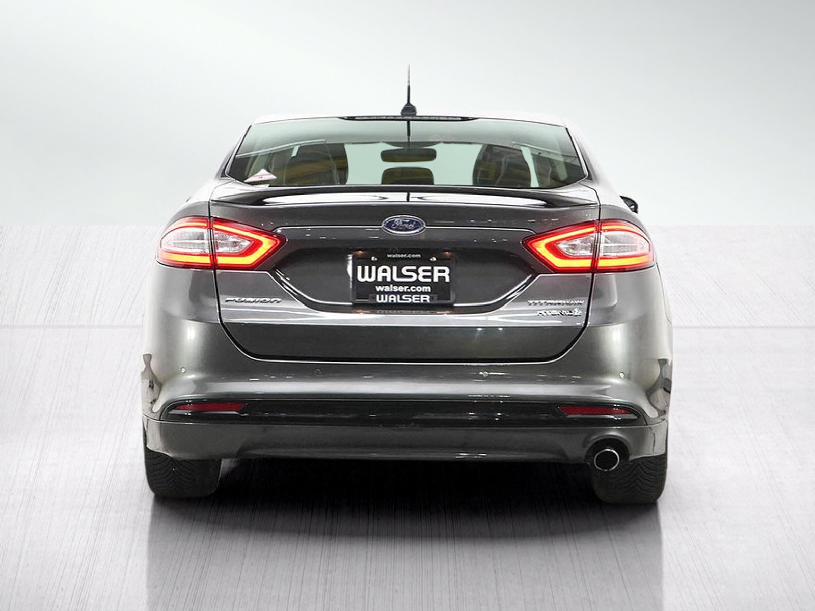 Used 2016 Ford Fusion Titanium FWD image 4