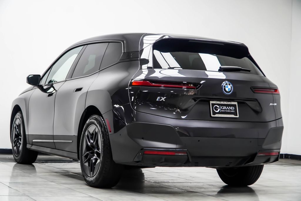 Used 2024 BMW iX xDrive50 w/ Convenience Package AWD/4WD image 13