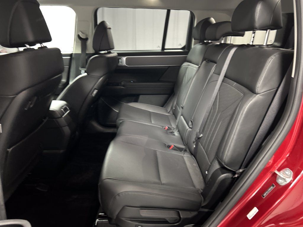 Used 2025 Hyundai Santa Fe SEL FWD image 21