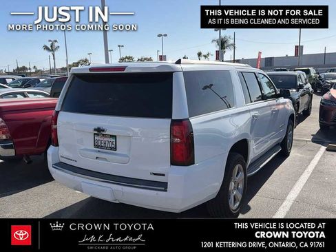 Used 2018 Chevrolet Suburban Premier AWD/4WD image 2