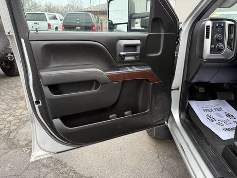 Used 2019 GMC Sierra 2500 SLE AWD/4WD image 13