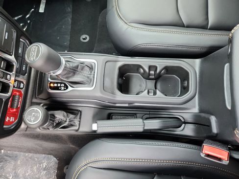 New 2025 Jeep Wrangler Unlimited Rubicon 392 image 15