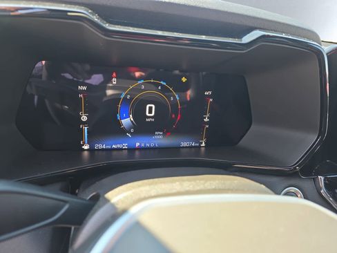 Used 2023 Chevrolet Colorado Z71 w/ Z71 Convenience Package 2 image 4