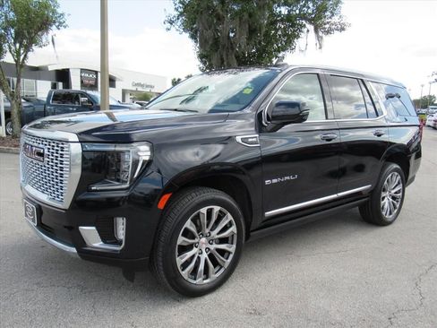 Used 2021 GMC Yukon Denali w/ Denali Premium Package AWD/4WD image 3