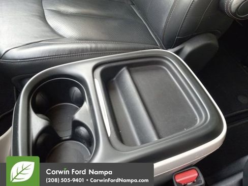 Used 2020 Chrysler Pacifica Touring-L image 19