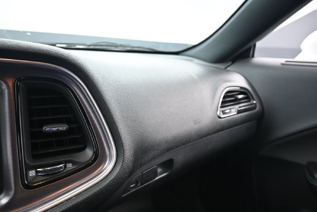 Used 2015 Dodge Challenger SXT RWD image 11