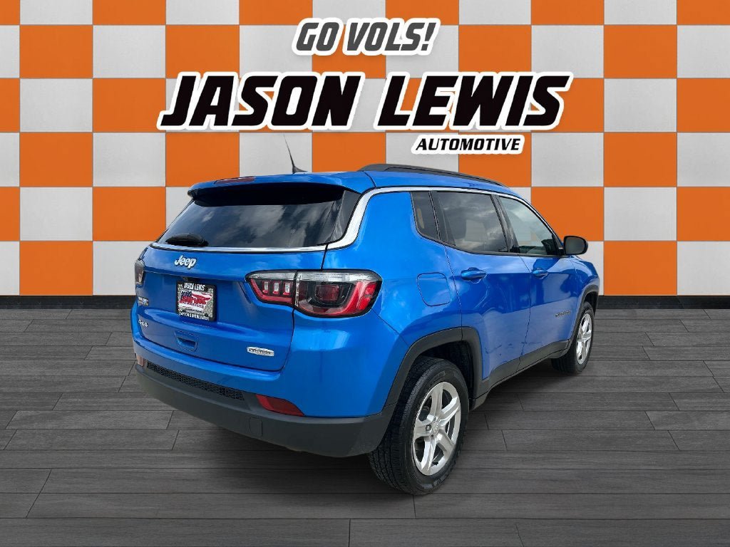 Used 2024 Jeep Compass Latitude AWD/4WD image 3