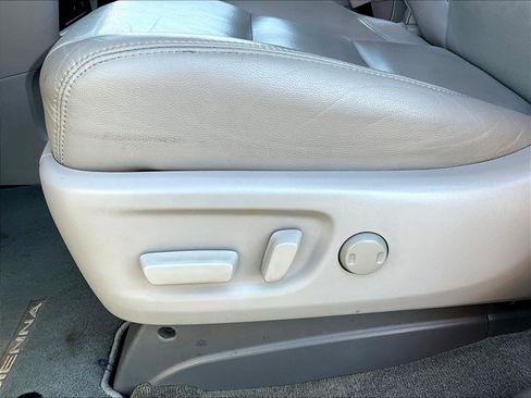 Used 2018 Toyota Sienna XLE Premium FWD image 38