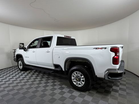Used 2022 Chevrolet Silverado 2500 LT w/ Fleet Comfort Package AWD/4WD image 3