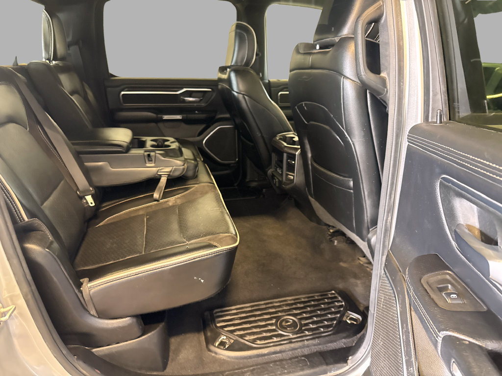 Used 2025 RAM 1500 Laramie w/ Sport Appearance Package AWD/4WD image 10
