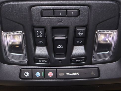 Used 2025 Chevrolet Silverado 2500 High Country w/ High Country Premium Package AWD/4WD image 38