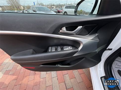 Used 2023 Genesis G70 2.0T image 10