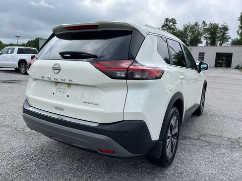 Used 2023 Nissan Rogue SV w/ SV Premium B Package AWD/4WD image 3