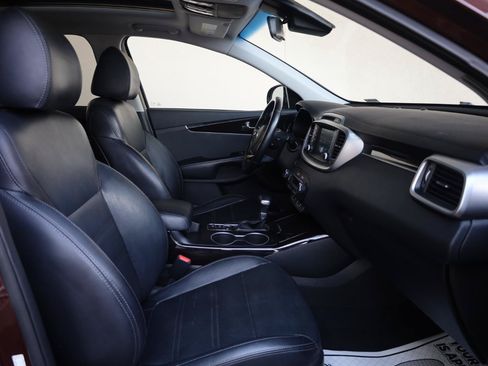 Used 2019 Kia Sorento EX AWD/4WD image 32