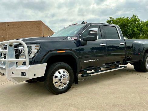 Used 2024 GMC Sierra 3500 SLT w/ SLT Premium Package AWD/4WD image 7