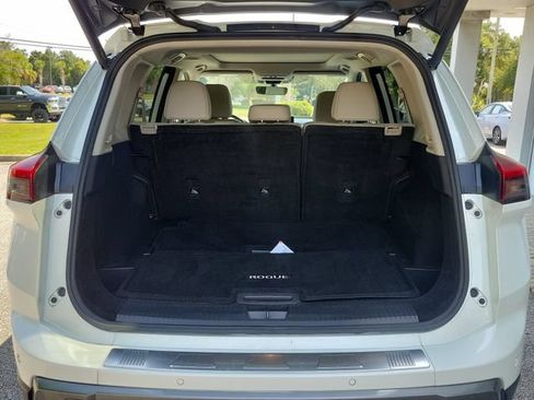 Certified 2024 Nissan Rogue SL w/ SL Premium Package FWD image 5