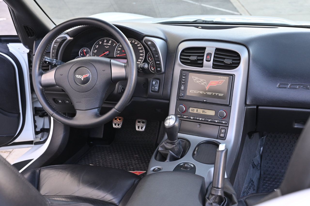 Used 2006 Chevrolet Corvette Convertible w/ Preferred Equipment Group RWD image 20