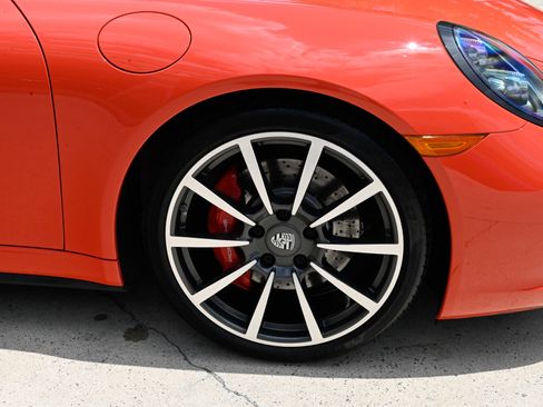 Used 2019 Porsche 911 Cabriolet image 12