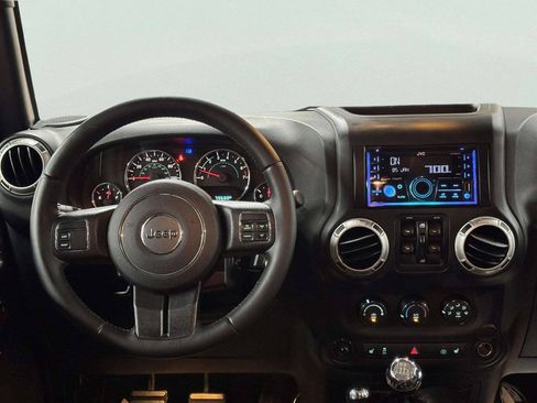 Used 2016 Jeep Wrangler Unlimited Sahara AWD/4WD image 23