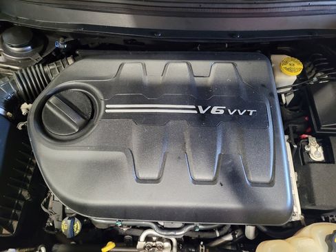 Used 2019 Jeep Cherokee Limited AWD/4WD image 30