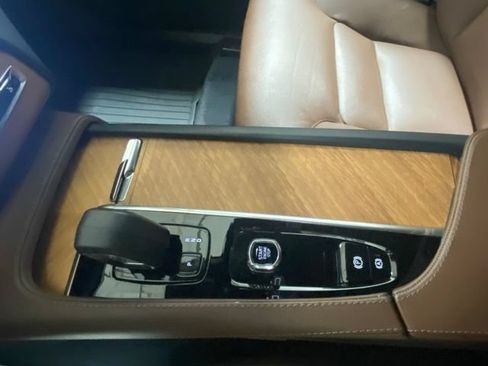 Certified 2024 Volvo XC90 B6 Plus w/ Protection Package Premier AWD/4WD image 24