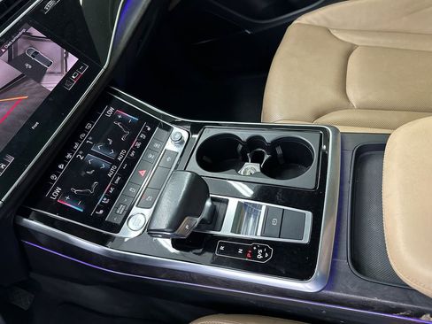 Used 2019 Audi Q8 Premium Plus w/ Premium Plus AWD/4WD image 34