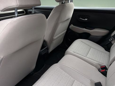 Used 2023 Honda HR-V LX image 14