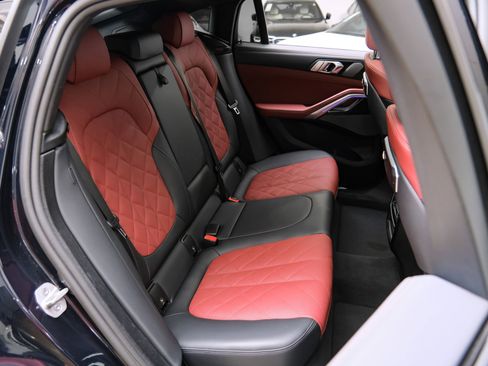 Used 2025 BMW X6 xDrive40i w/ Climate Comfort Package AWD/4WD image 42