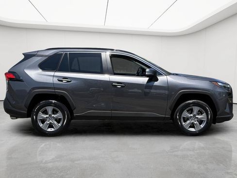 Used 2025 Toyota RAV4 XLE AWD/4WD image 8