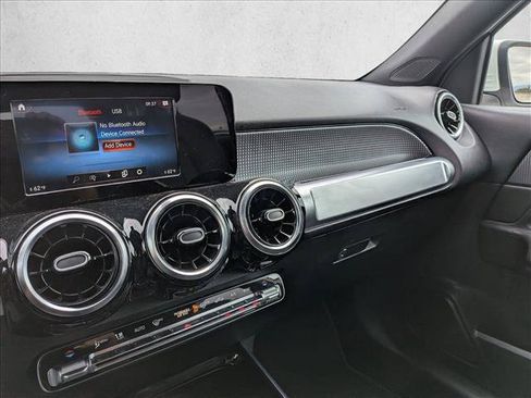 Used 2023 Mercedes-Benz GLB 250 image 12