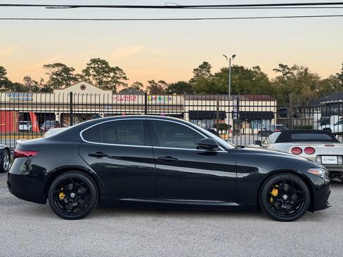 Used 2018 Alfa Romeo Giulia Ti image 11