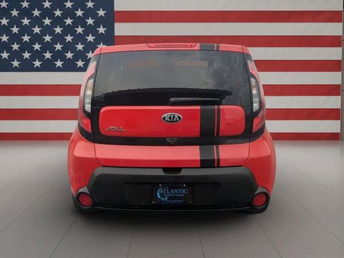 Used 2015 Kia Soul + FWD image 18