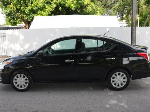Used 2019 Nissan Versa SV FWD image 3