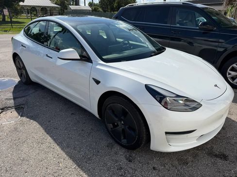 Used 2022 Tesla Model 3 RWD image 2