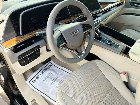 Used 2022 Cadillac Escalade Sport Platinum w/ Heavy-Duty Trailer Package AWD/4WD image 28