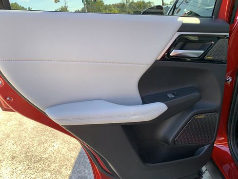 New 2025 Mitsubishi Outlander SE image 18