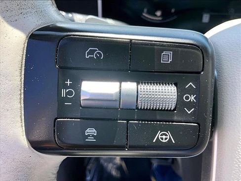Used 2025 Hyundai Santa Fe SE FWD image 19
