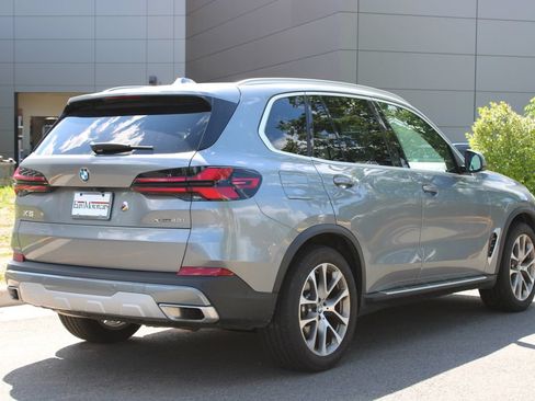 Used 2026 BMW X5 xDrive40i AWD/4WD image 4