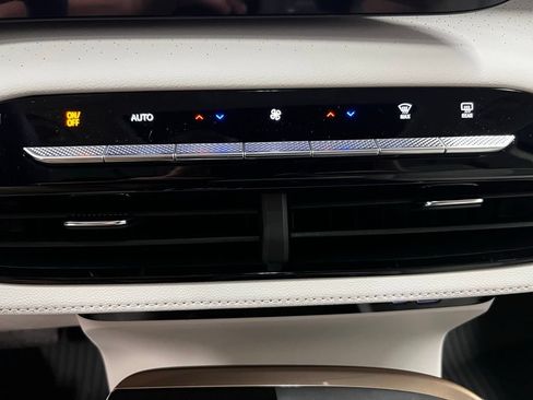 New 2026 Buick Enclave Avenir w/ Super Cruise Package AWD/4WD image 24