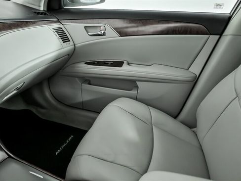 Used 2012 Toyota Avalon image 33