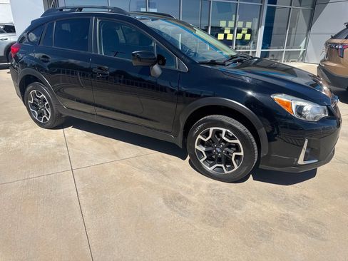 Used 2017 Subaru Crosstrek 2.0i Premium AWD/4WD image 7