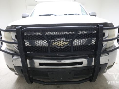 Used 2011 Chevrolet Silverado 1500 LT w/ Regional Value Package AWD/4WD image 7