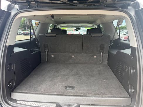 Used 2018 Chevrolet Suburban LT AWD/4WD image 14