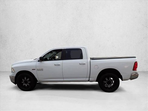 Used 2016 RAM 1500 Classic SLT AWD/4WD image 2