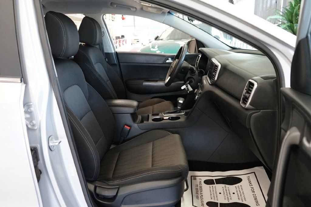 Used 2020 Kia Sportage LX FWD image 38