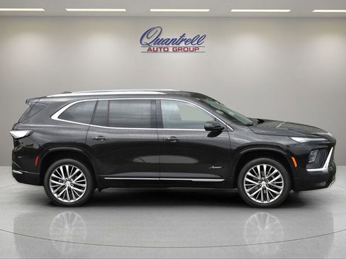 Used 2025 Buick Enclave Avenir w/ Super Cruise Package AWD/4WD image 3