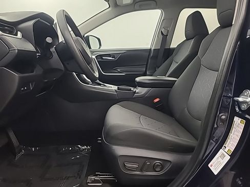 Used 2025 Toyota RAV4 XLE AWD/4WD image 25