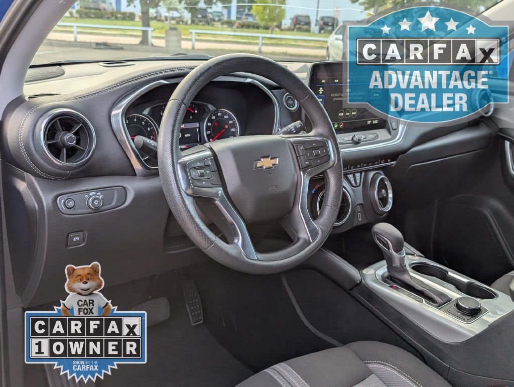 Used 2025 Chevrolet Blazer LT FWD image 4