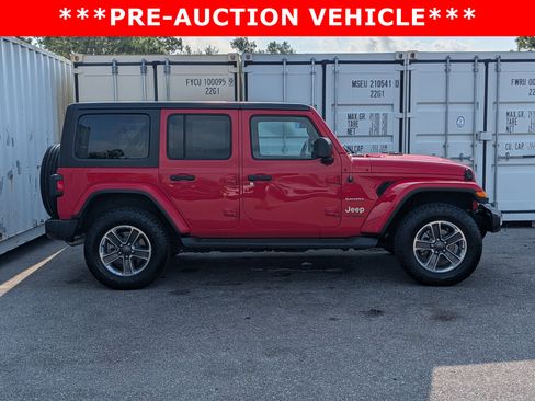 Used 2019 Jeep Wrangler Unlimited Sahara AWD/4WD image 3