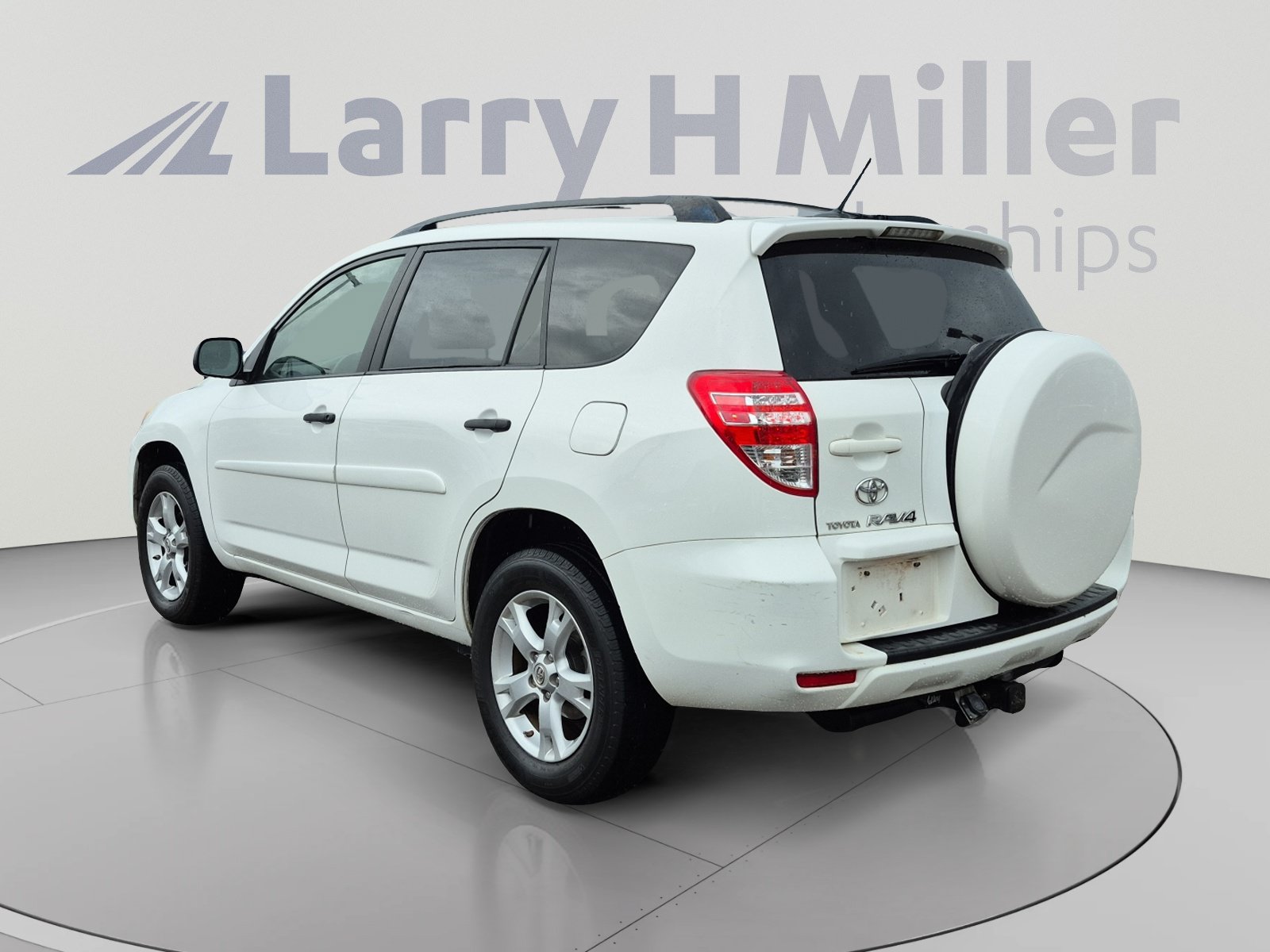 Used 2009 Toyota RAV4 4WD V6 w/ Tow Prep Pkg image 3